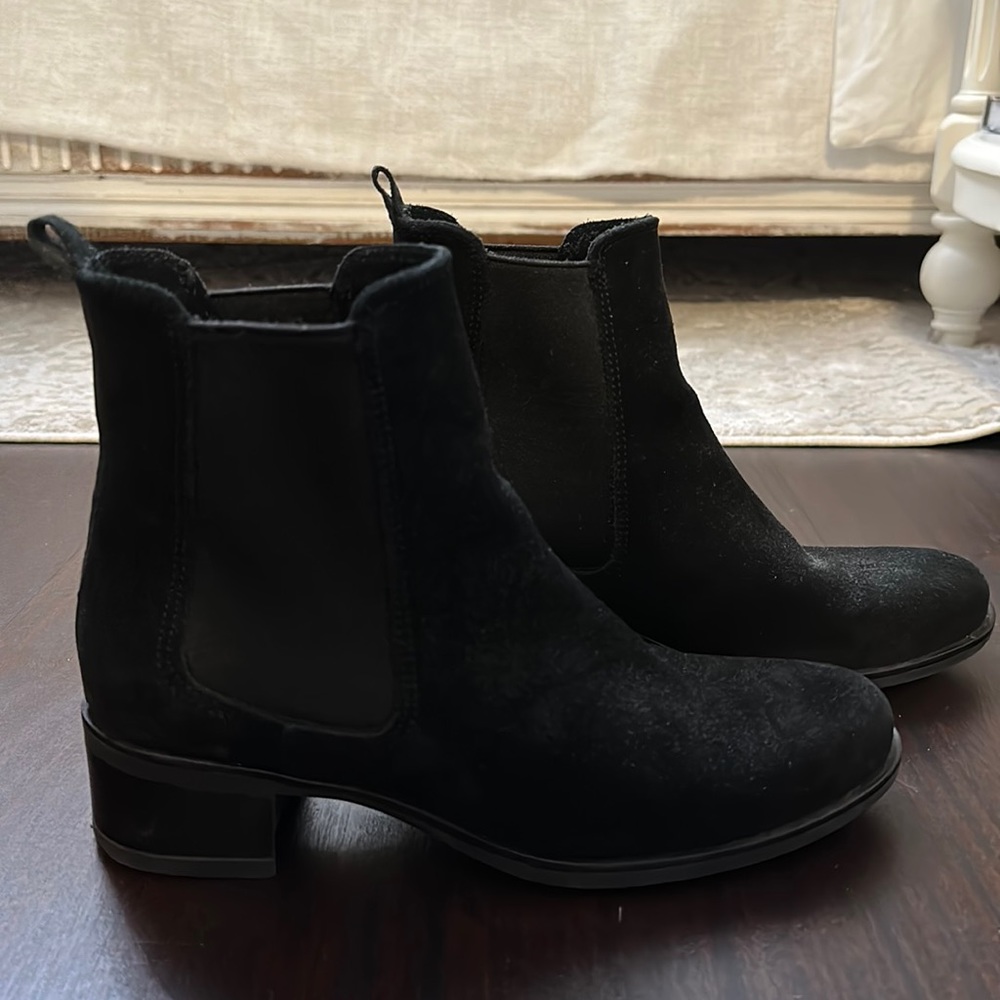 La Canadienne Waterproof Black Booties - Sizs 7 M